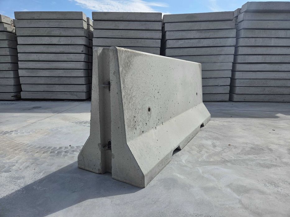 Bariery drogowe U-14b ochronne betonowe zapory