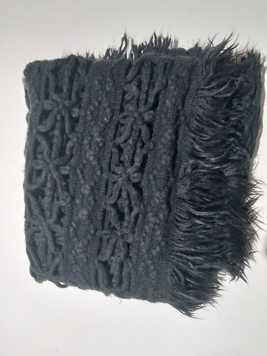 Czarny szalik damski