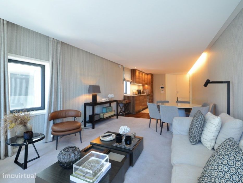 Apartamento T2 duplex com vista rio desafogada no Porto
