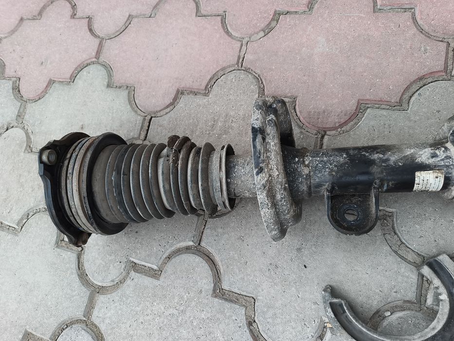 Амортизаторы jeep compass 2018