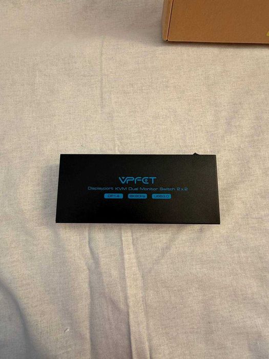 PRZEŁĄCZNIK KVM DisplayPort dla 2 monitorów