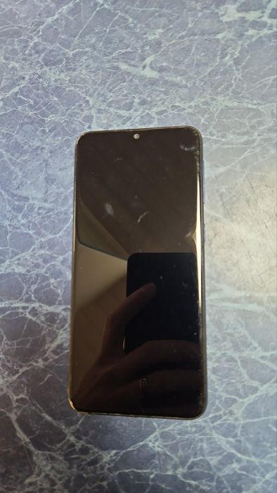 Продам телефон samsung a20e
