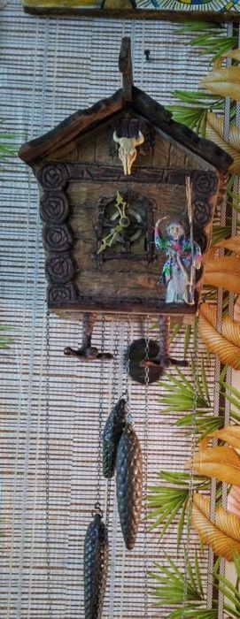 Часы с кукушкой в ассортименте