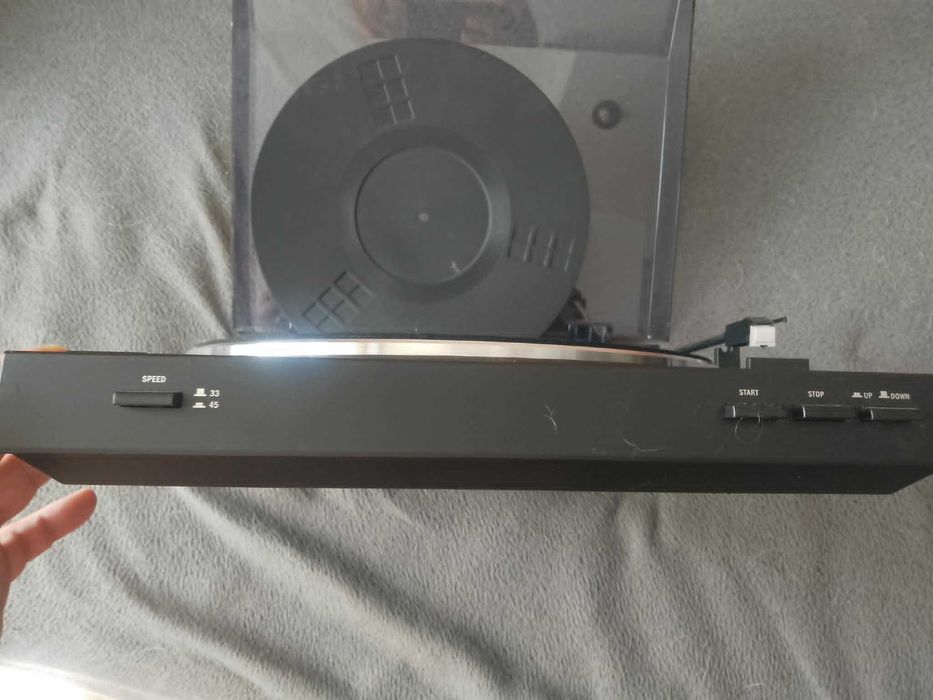 Gramofon Dual DT 210 z wejściem USB OPIS