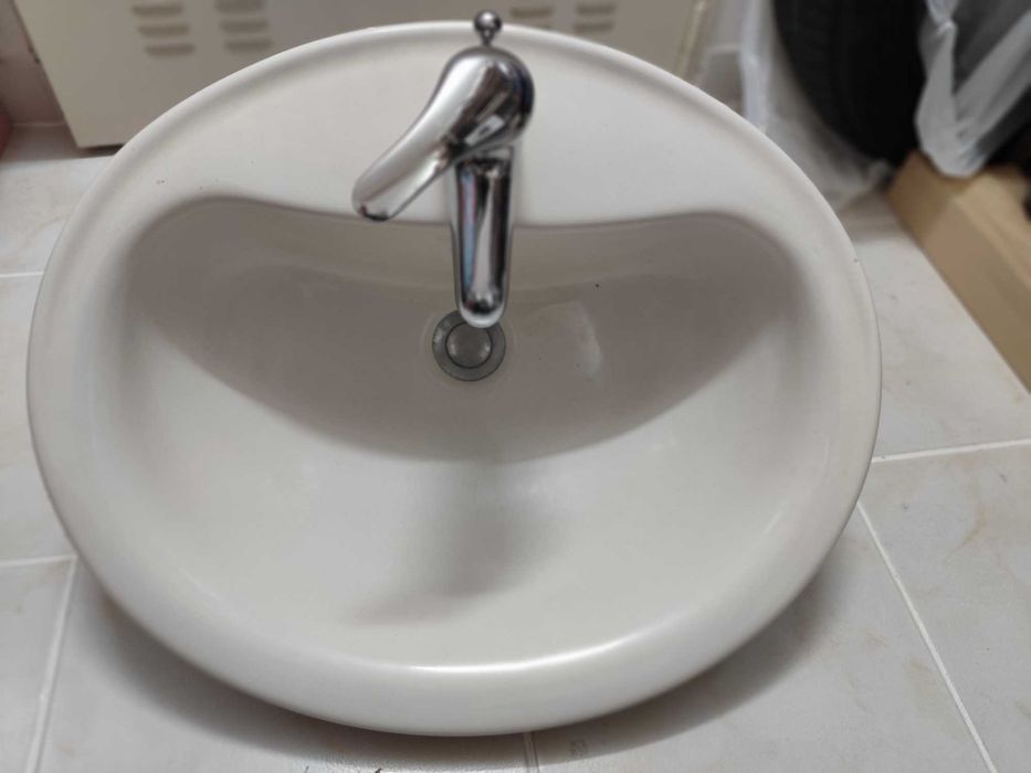 Lavatório de Encastrar Sanitana com misturadora Zenite (Usado)