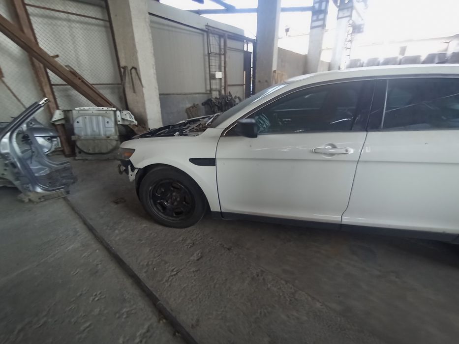 Двері Ford Taurus