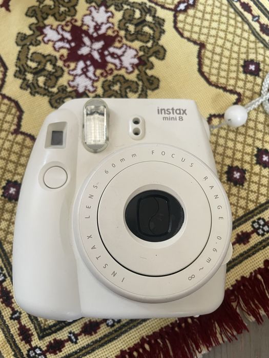 Продам Камера миттєвого друку Fujifilm Instax Mini 8 Smoky White