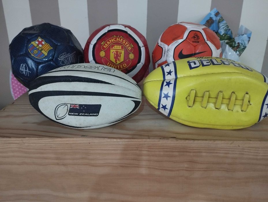 Bolas futebol várias modalidades Barcelona, Manchester United...