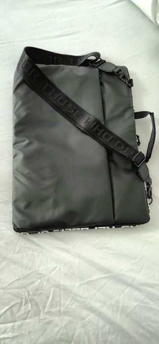 ASUS Ranger Carry Sleeve 16 Capa de Portátil até 16" Preto