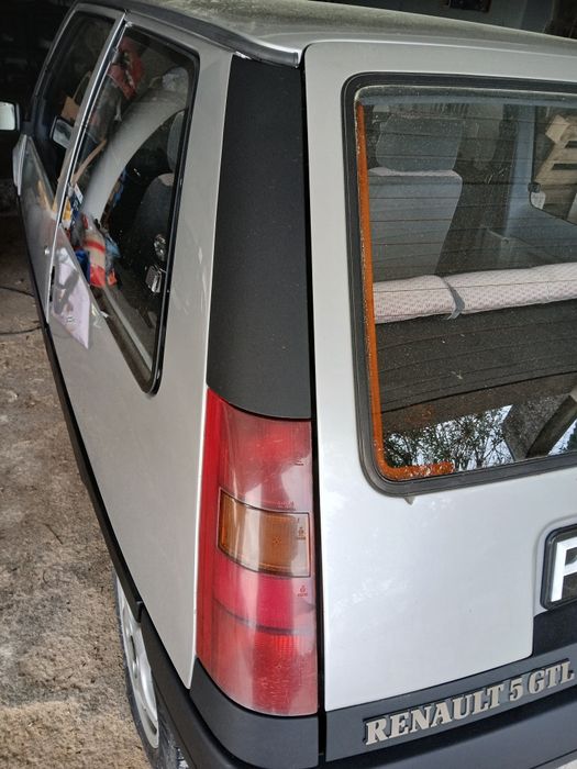 Plásticos traseiros renault super 5