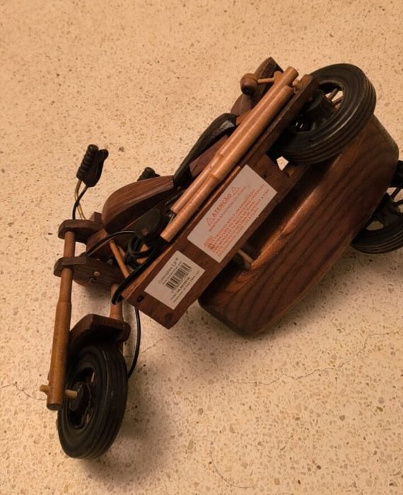 Miniaturas em madeira, uma coleção "LOUÇAS FALCÃO"