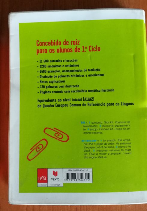 Dicionários escolares 1 ciclo Português e Português-Inglês