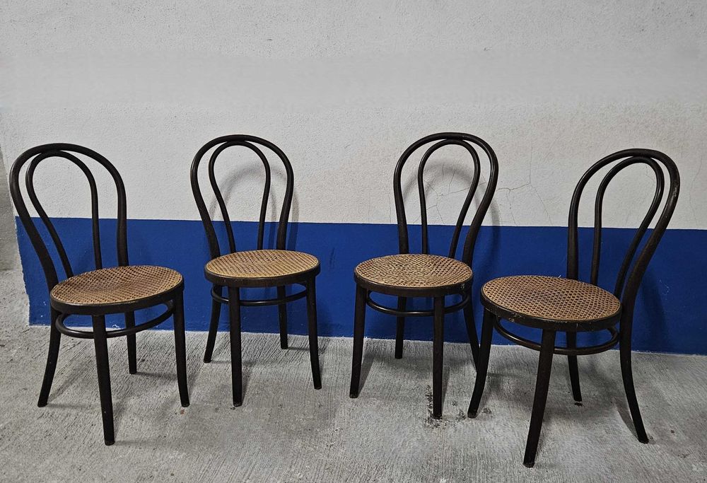 Cadeiras em madeira e Palhinha tipo Thonet