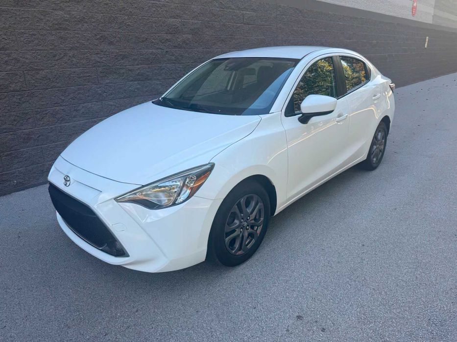 Toyota Yaris LE      2019