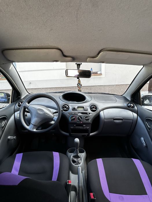 Toyota yaris salon polska zdrowa blacha