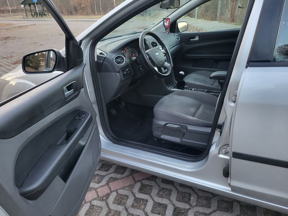 Focus kombi 1.6 benz.klima zadbany hak