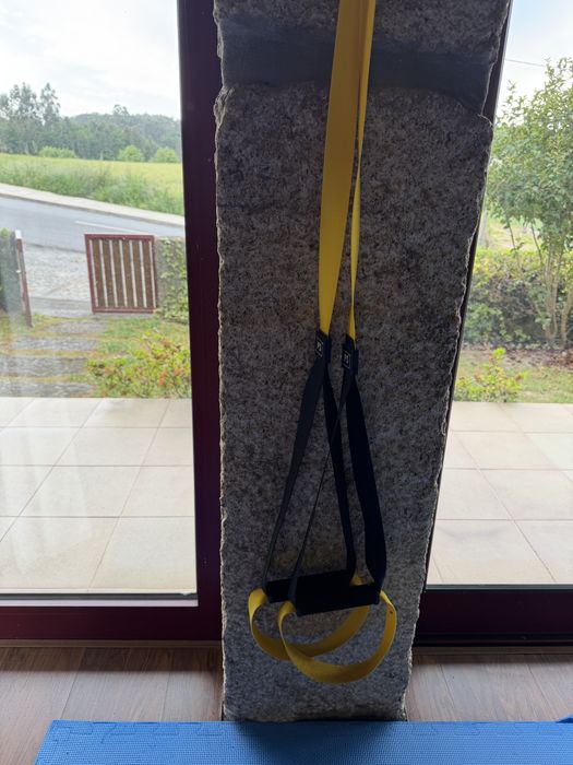 Various weight training accessories459442045206538242