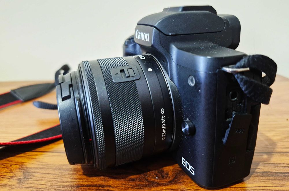 Aparat Canon EOS M50
