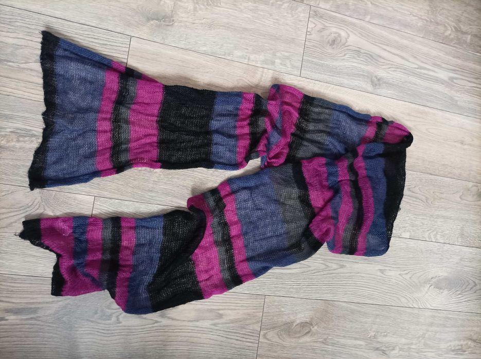 Szal czarno-szaro-różowy Bonita