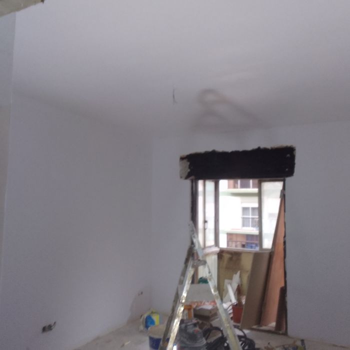 Serviços de remodelação em geral e reparações