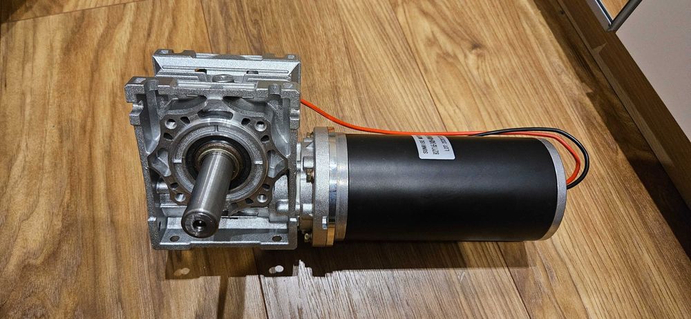 Silnik Elektryczny 24V 220W z przekładnią 60Obr/Min 26Nm