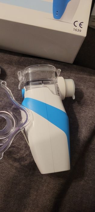 INHALATOR  uszkodzone gniazdo ladowania