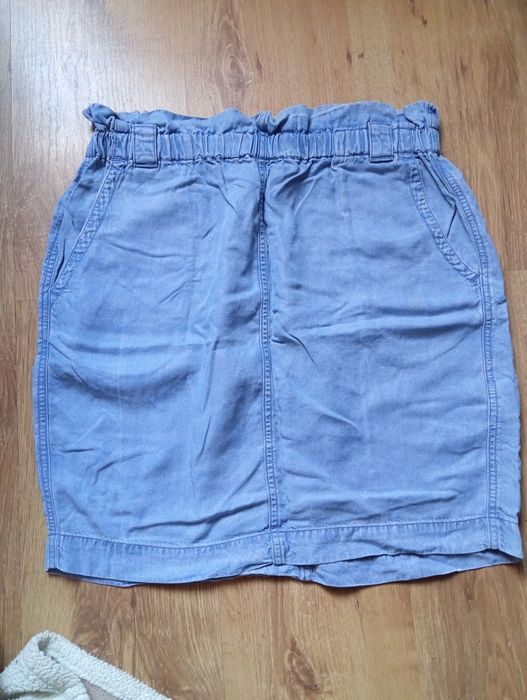 Niebieska spódnica