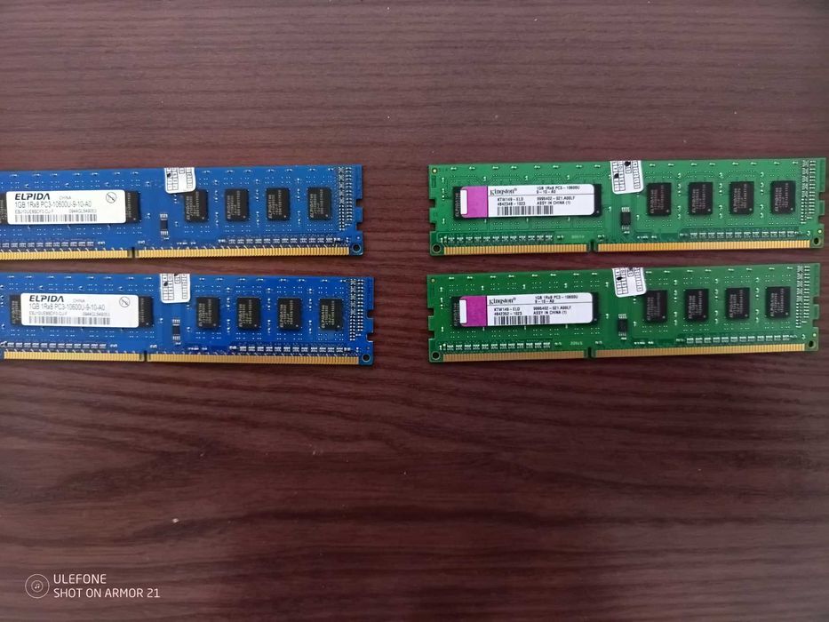 Elpida DDR3 1Gb x 2 1333MHz PC3-10600U (EBJ10UE8BDF0-DJ-F) 2 ГБ