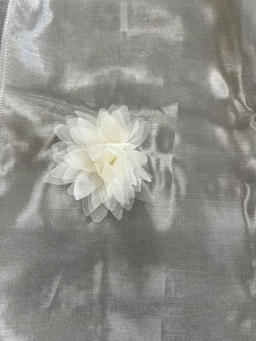Firana/tkanina organza ecru z kwiatami naszywanymi