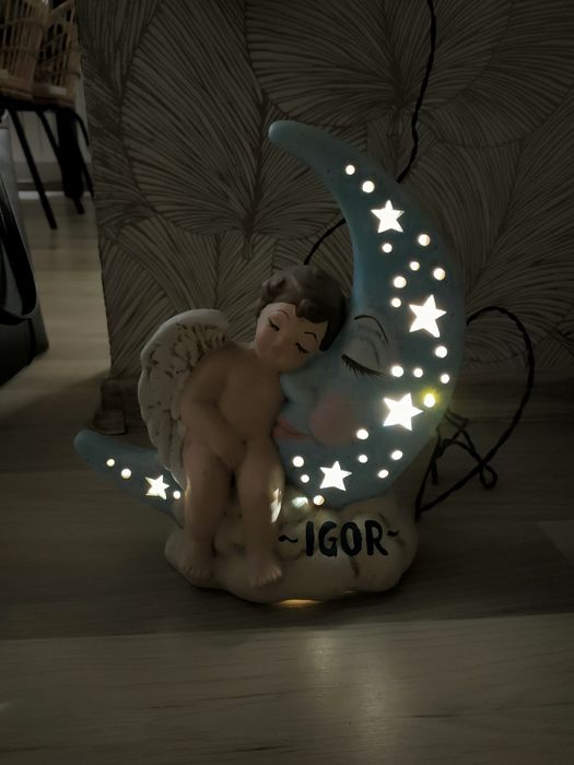 Figurka lampka aniołek z imieniem Igor.