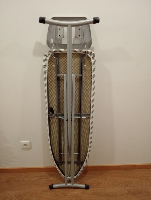 Tábua de Engomar Como Nova