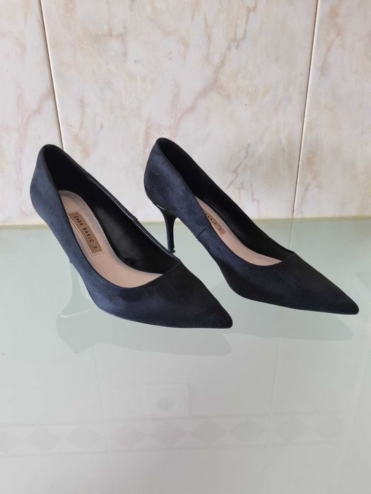 Sapatos camurça com dourado  - Zara Basic (38)