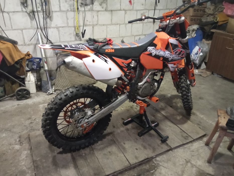 Części plastiki owiewki boczki osłony ktm.