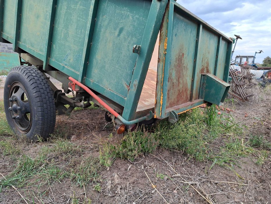Продам прицеп одноосный самосвал