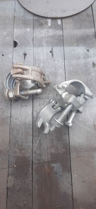 Хомут  для труб.