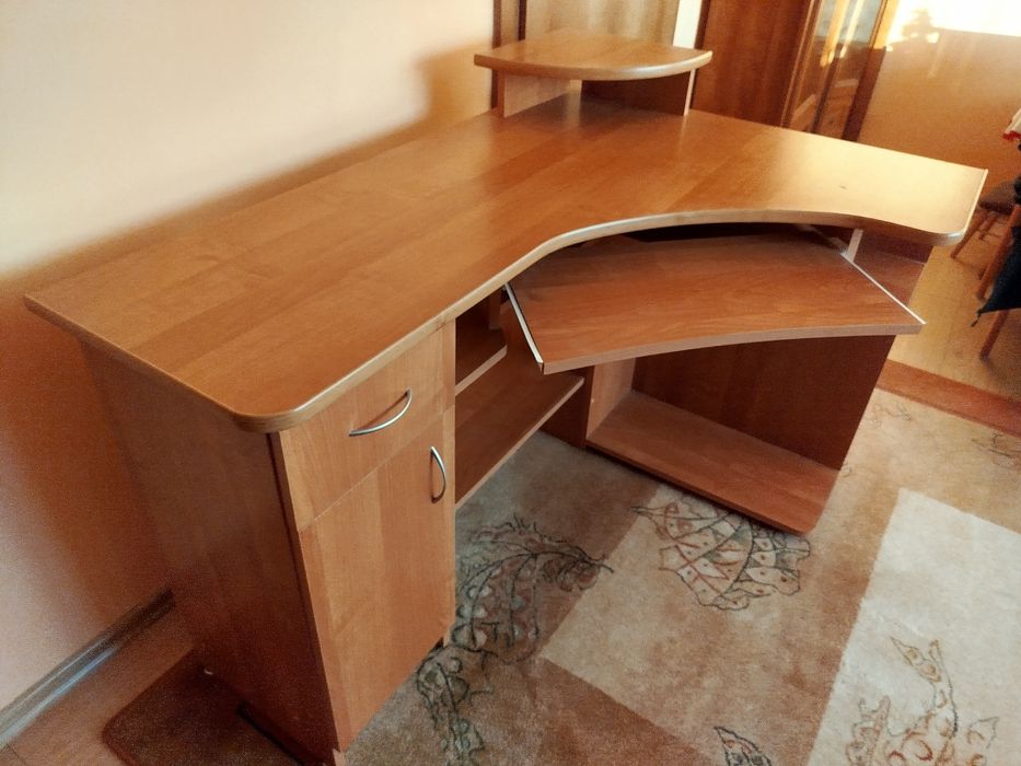 Biurko komputerowe narożne z nadstawką