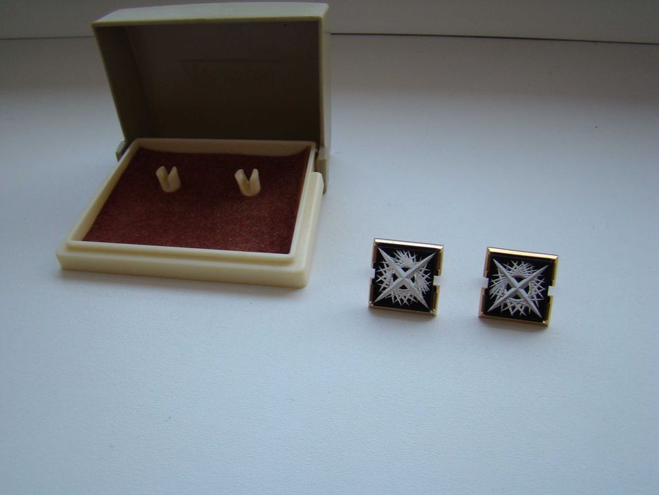 Запонки Горизонт в футляре времен СССР.