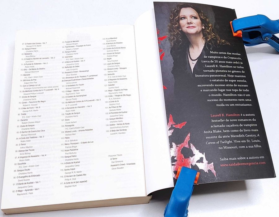 O Beijo das Sombras, de Laurell K. Hamilton