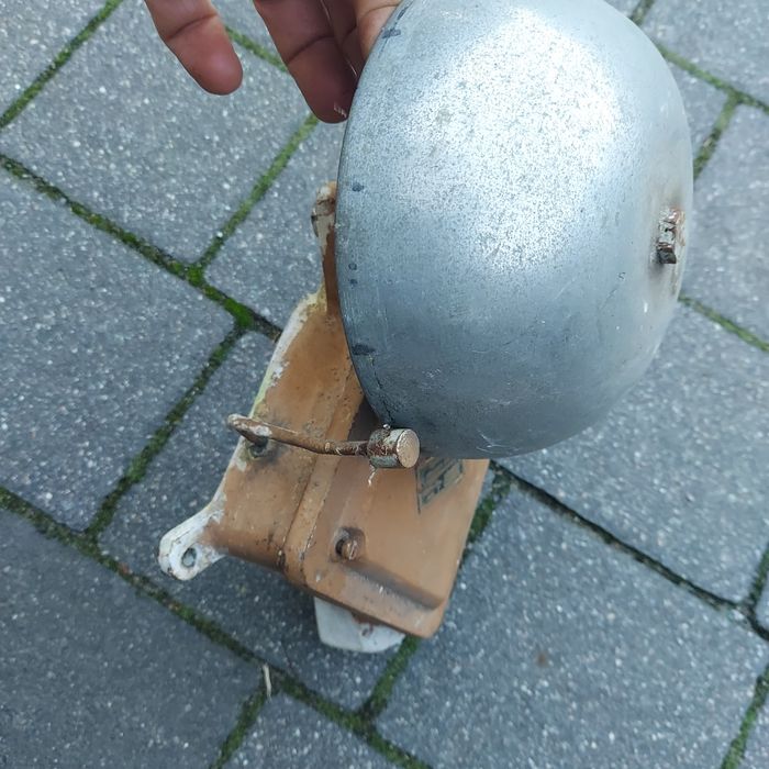 Dzwonek szkolny elektryczny PRL Częstochowa