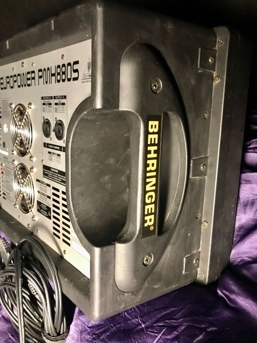 Behringer активний мікшерний пульт