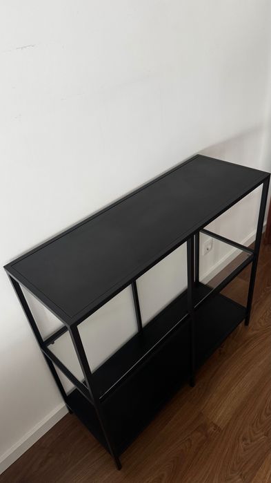 Estante IKEA VITTSJÖ preto/vidro — Como nova