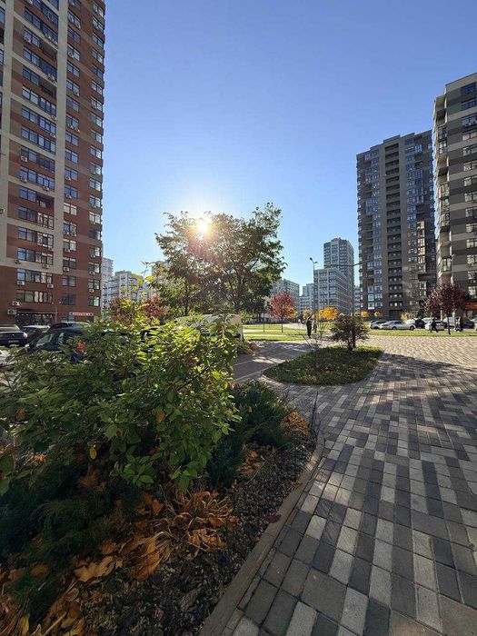 Продаж 1-к квартири ЖК Варшавський, 43м2, 68 000 USD, документи