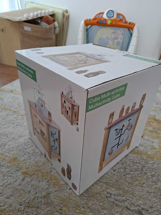 mesa de atividades em madeira