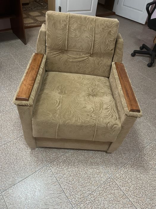 Мʼяке крісло