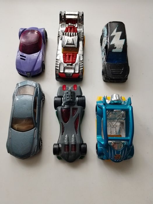 Машинки hot wheels