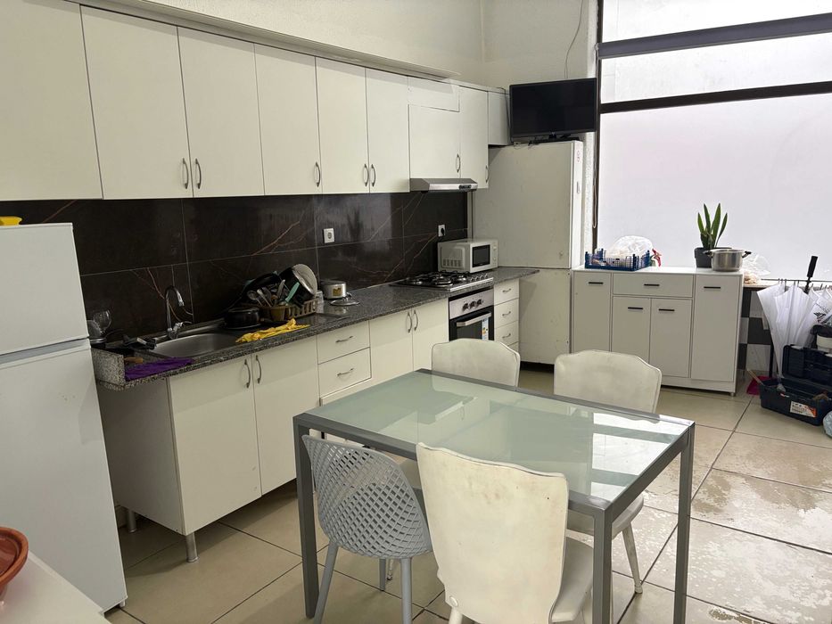 Espaço Comercial para Arrendamento – Rua de Costa Cabral | Porto