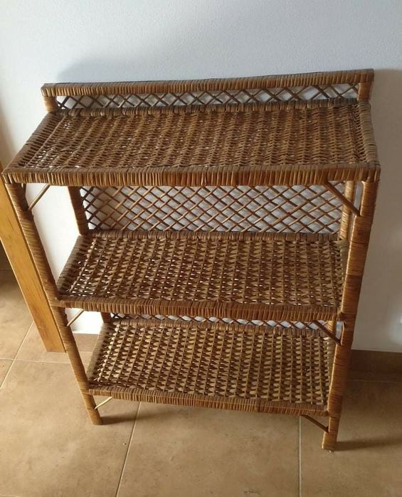 Conjunto de móveis em verga