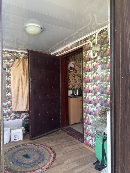 Продаж 1/2 частини будинку в с.Анисів з ремонтом та 7 сотками землі!