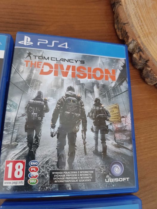PS4 500GB, 2 Pady, 4 gry.