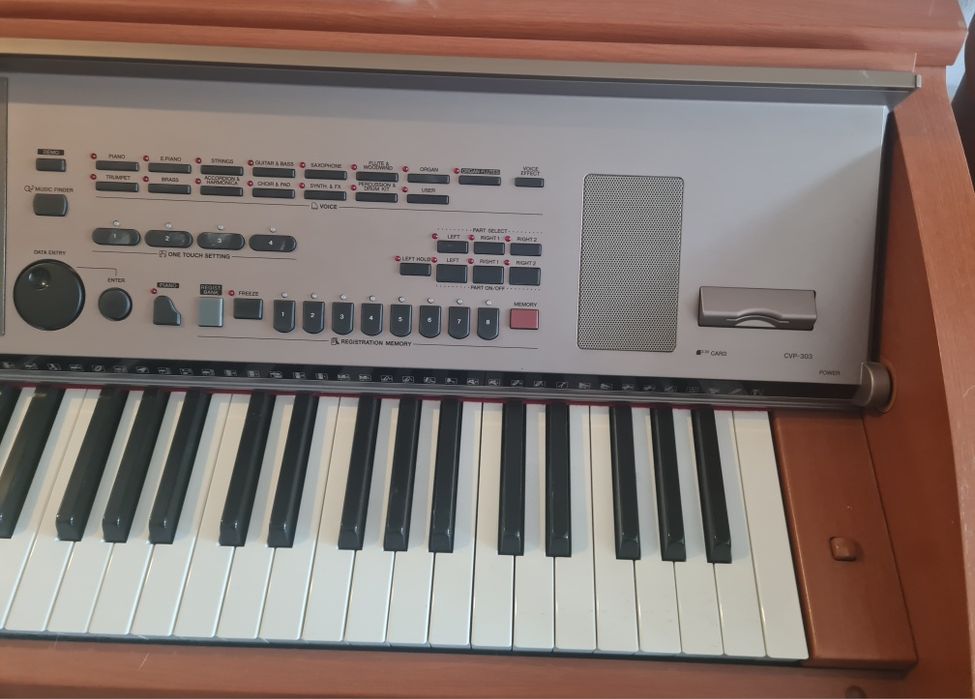 Przecena  Yamaha cvp 303 stan idealny